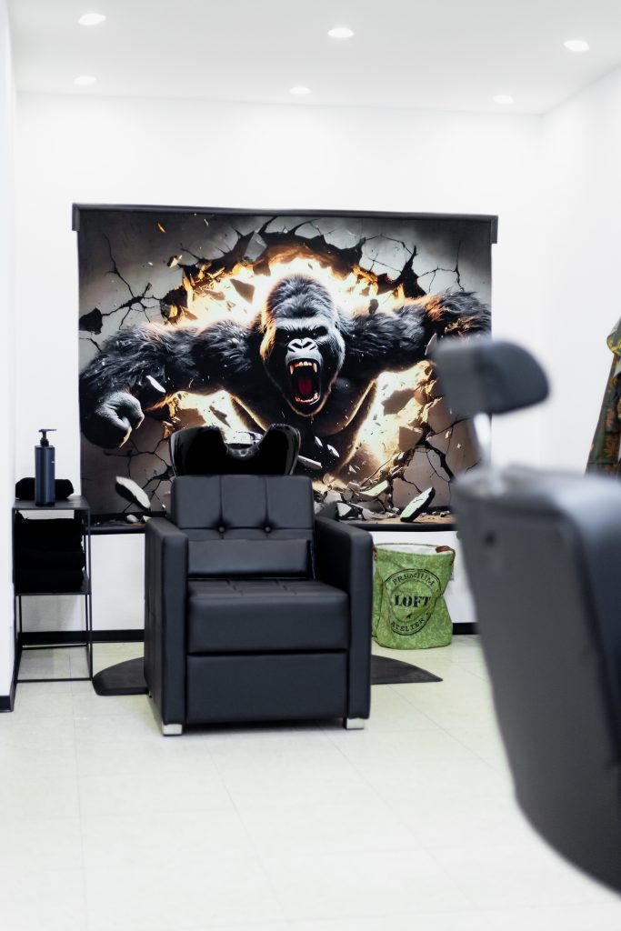 Sanaa Atwi lacht herzlich bei der Eröffnung ihres zweiten Ladens in Lennestadt-Meggen